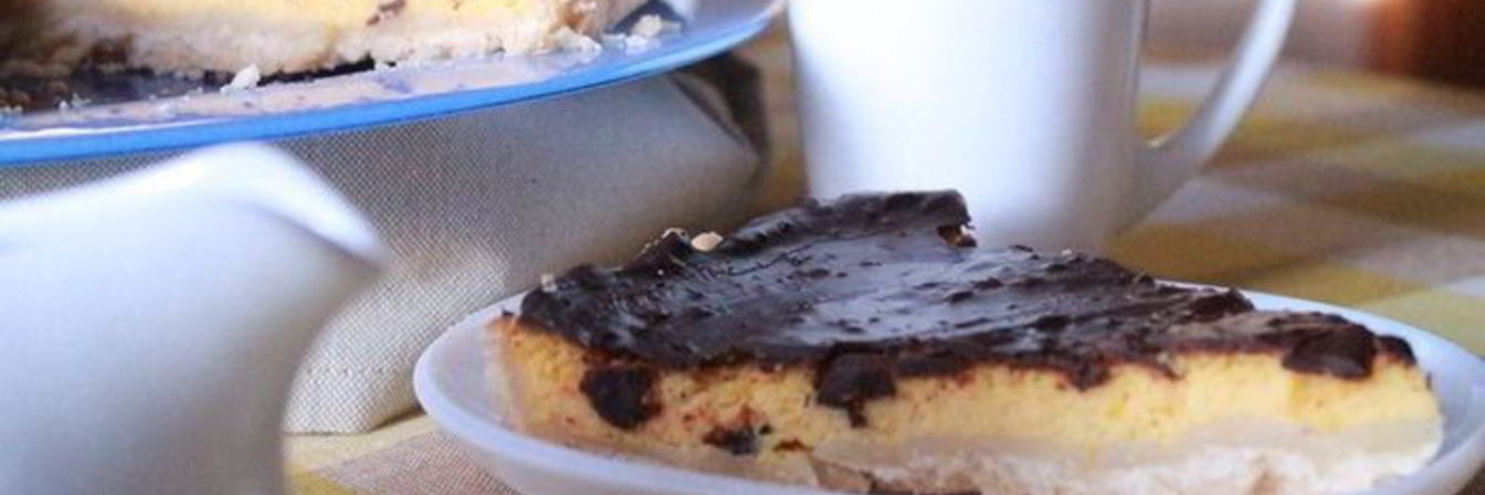 Тыквенный пирог с риккотой и шоколадной глазурью