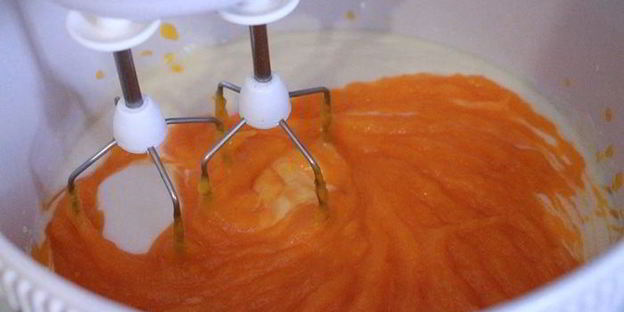 тыквенный пирог с риккотой и шоколадной глазурью