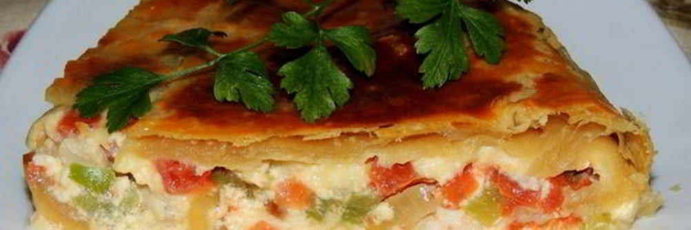 Заливной пирог с куриным филе и овощами