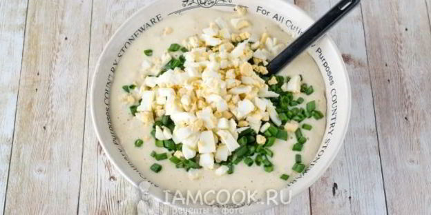 ленивые пирожки с яйцом и зеленым луком