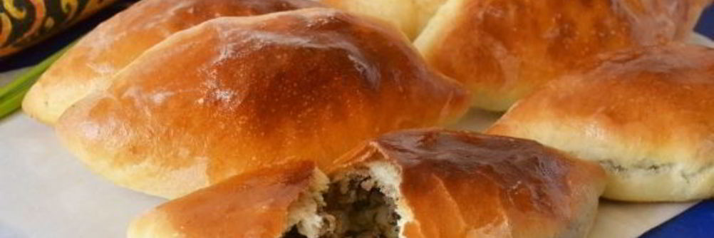 Печеные пирожки с мясом