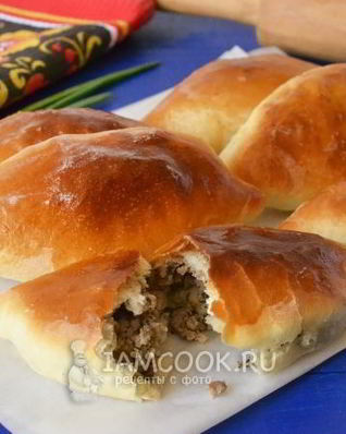 Печеные пирожки с мясом