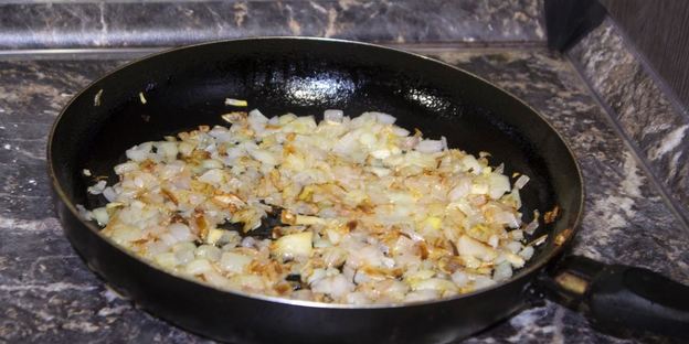 пирожки дрожжевые на воде на сковороде