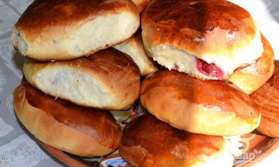 Рецепт пирожков дрожжевых с вишней