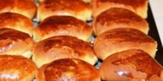 пирожки дрожжевые с вишней