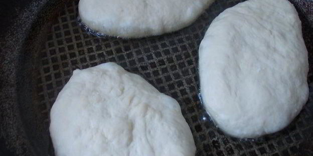 пирожки из детства с яйцом и зеленым луком