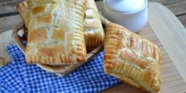 пирожки из слоеного бездрожжевого теста