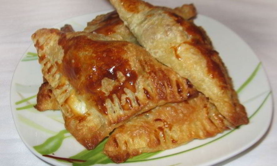 Рецепт пирожков из слоеного дрожжевого теста