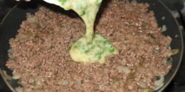 пирожки из слоеного дрожжевого теста