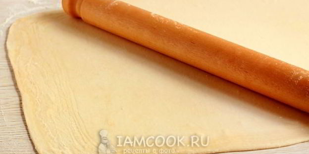 пирожки из слоеного теста с творогом