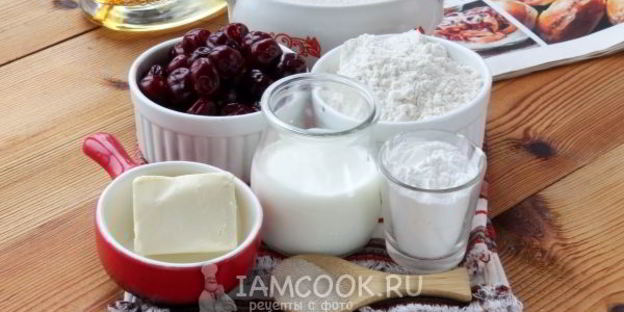 пирожки на молоке с вишней