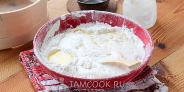 пирожки на молоке с вишней