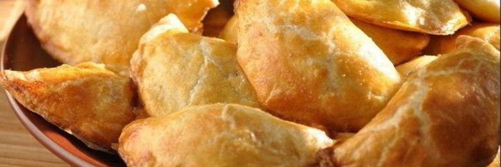 Пирожки с грибами из слоеного теста