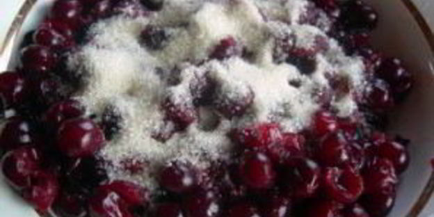 пирожки с вишней на сковороде