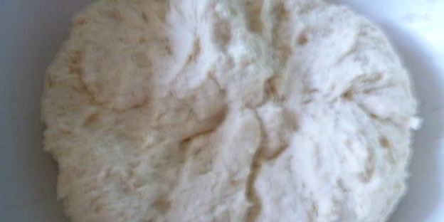 пирожки с вкусом пиццы из ленивого дрожжевого теста