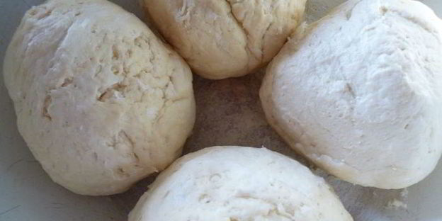 пирожки с вкусом пиццы из ленивого дрожжевого теста