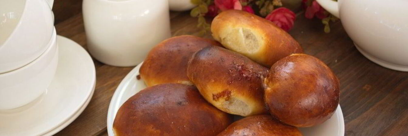 Пирожки с яблоком из дрожжевого теста