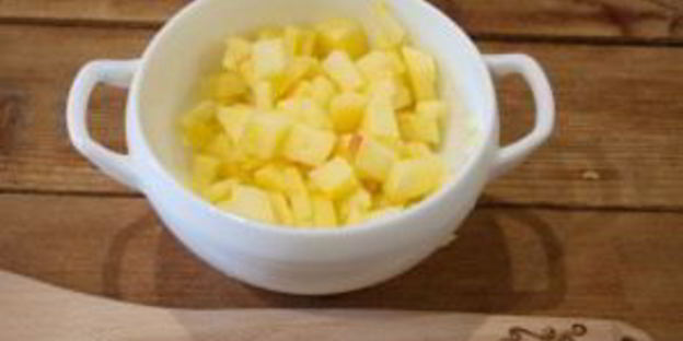 пирожки с яблоком из дрожжевого теста