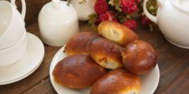 пирожки с яблоком из дрожжевого теста