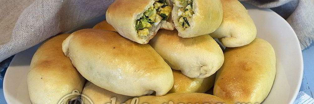 Пирожки с яйцом и луком в духовке