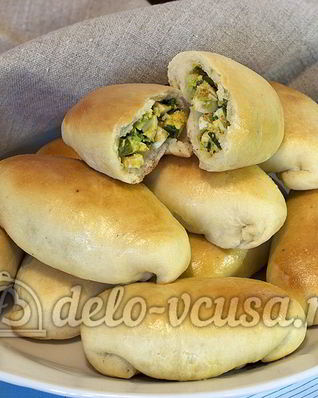 Пирожки с яйцом и луком в духовке