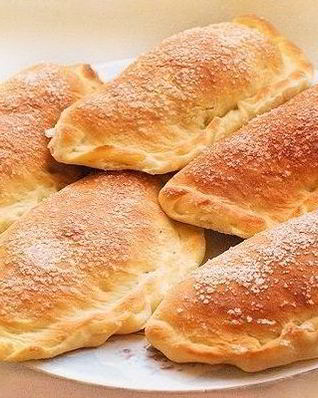 Пирожки со сгущенкой