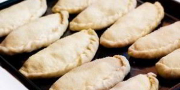 пирожки со сгущенкой