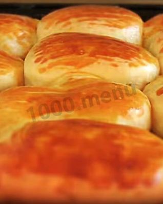 Сладкие пирожки из дрожжевого теста с яблоками и тыквой