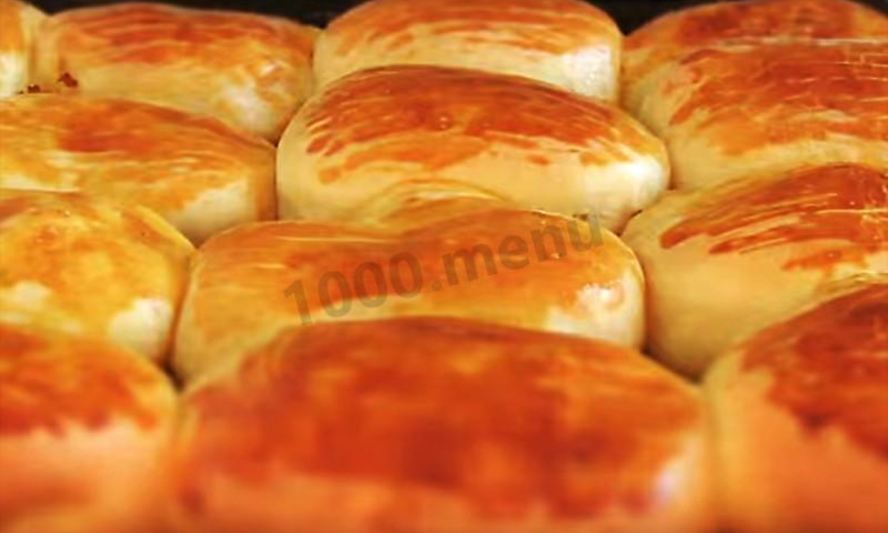 Рецепт сладких пирожков из дрожжевого теста с яблоками и тыквой