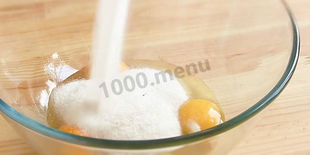 сладкие пирожки из дрожжевого теста с яблоками и тыквой