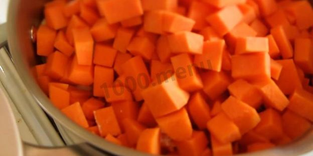 сладкие пирожки из дрожжевого теста с яблоками и тыквой