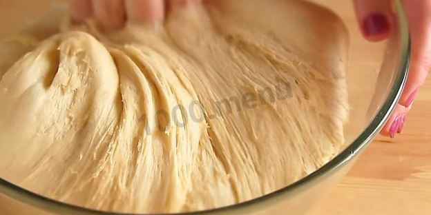 сладкие пирожки из дрожжевого теста с яблоками и тыквой