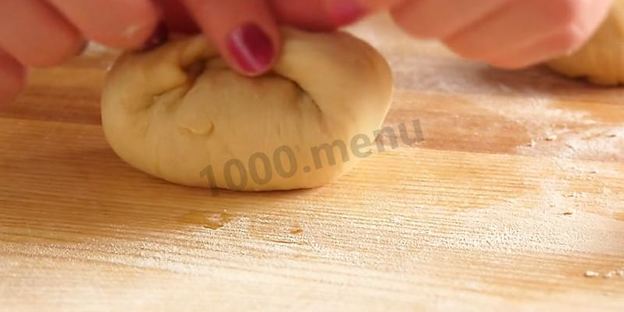 сладкие пирожки из дрожжевого теста с яблоками и тыквой