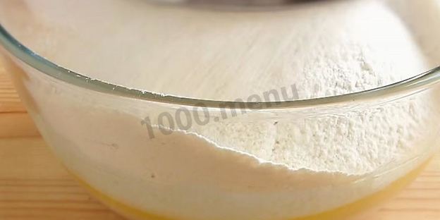 сладкие пирожки из дрожжевого теста с яблоками и тыквой