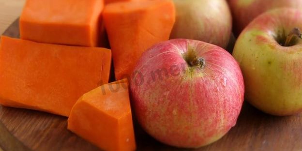 сладкие пирожки из дрожжевого теста с яблоками и тыквой