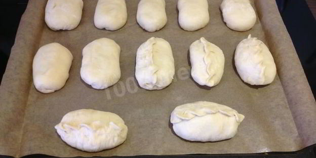 сладкие пушистые дрожжевые пирожки с начинкой из моркови