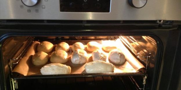 сладкие пушистые дрожжевые пирожки с начинкой из моркови