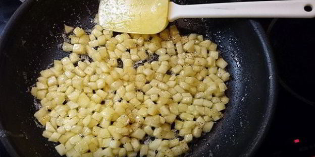 творожные пирожки с яблоками