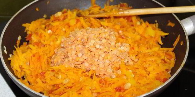 закусочные пирожки с тыквой и чечевицей