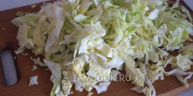 жареные пирожки с капустой