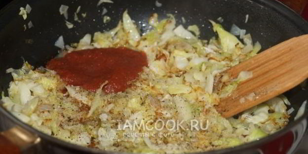 жареные пирожки с капустой