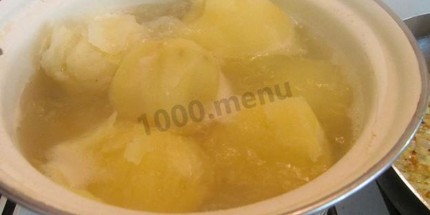 жареные пирожки с картошкой на дрожжах