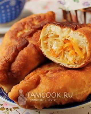 Жареные пирожки с квашеной капустой