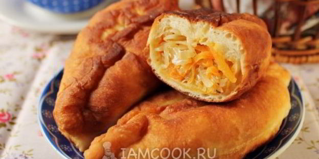 жареные пирожки с квашеной капустой