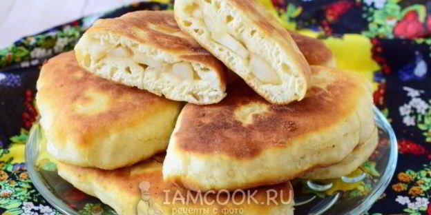 жареные пирожки с яблоками