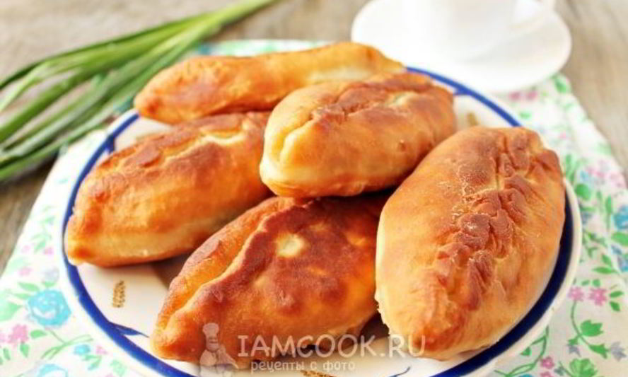 Рецепт жареных пирожков с зеленым луком и яйцом