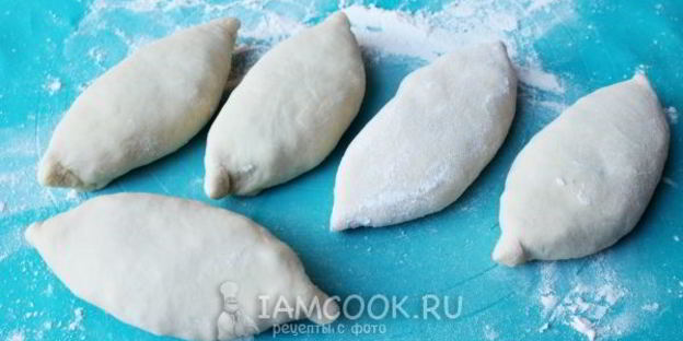 жареные пирожки с зеленым луком и яйцом