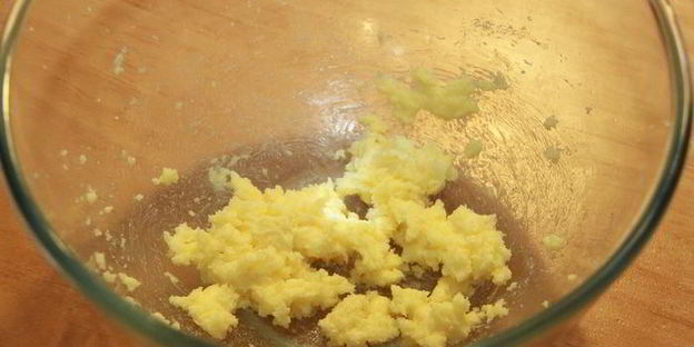 брауни с вишней и миндалем