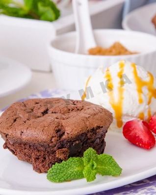 Брауни с жидким шоколадом внутри