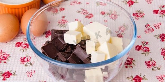 брауни с жидким шоколадом внутри